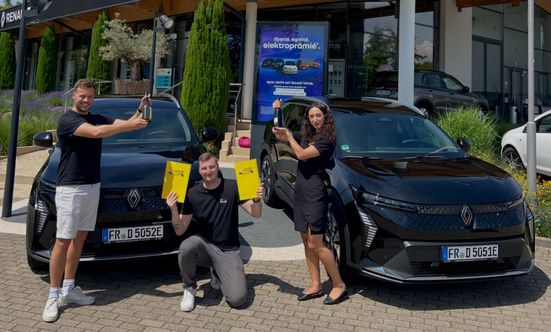 D,5 Energie fährt Renault Sénic E-Tech.
